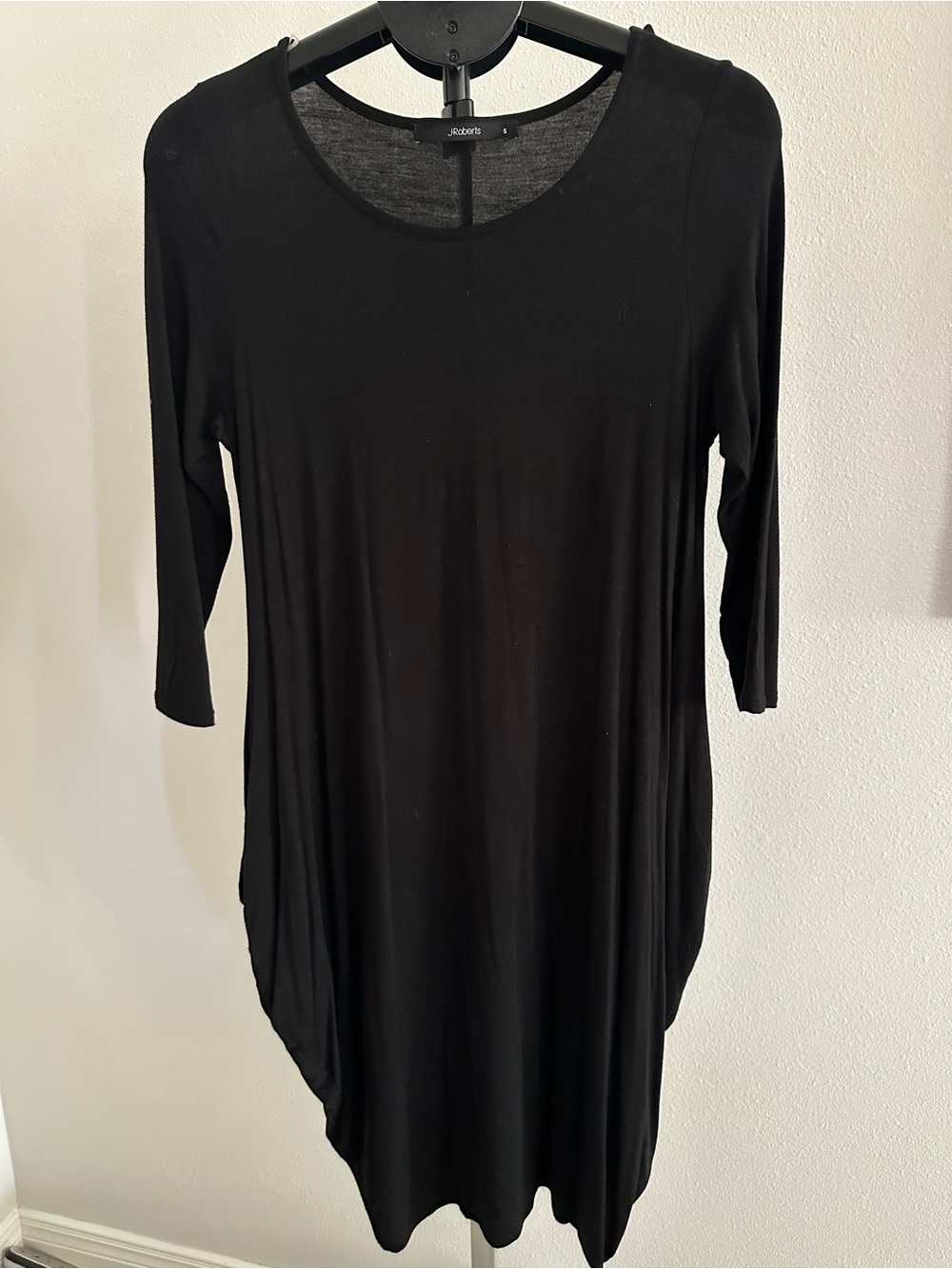 J. Roberts Black Scoop Neck Tunic Top